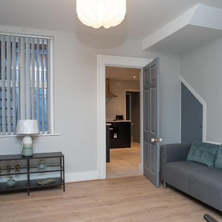 1 Bdr Apartment At Queens Uni By Belfast City Breaks Extérieur photo