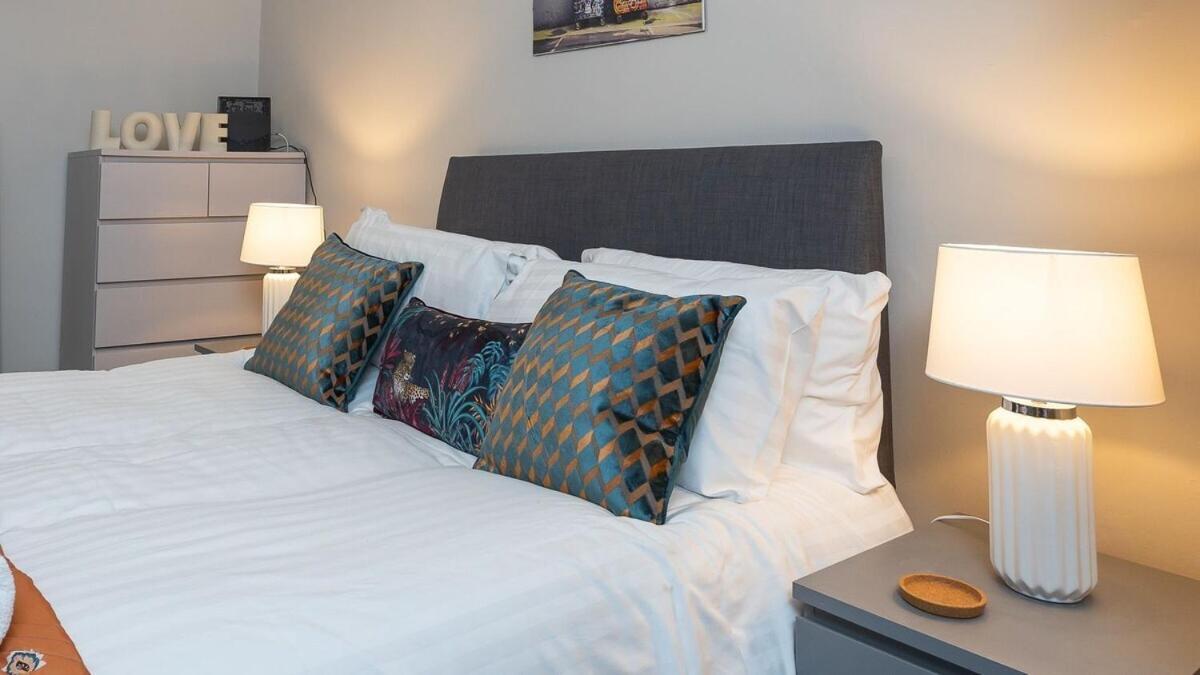 1 Bdr Apartment At Queens Uni By Belfast City Breaks Chambre photo